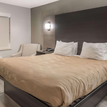 Quality Inn & Suites Форт Уорт Екстериор снимка